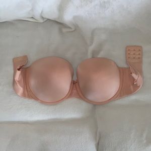 Victoria’s Secret strapless bra 34DDD